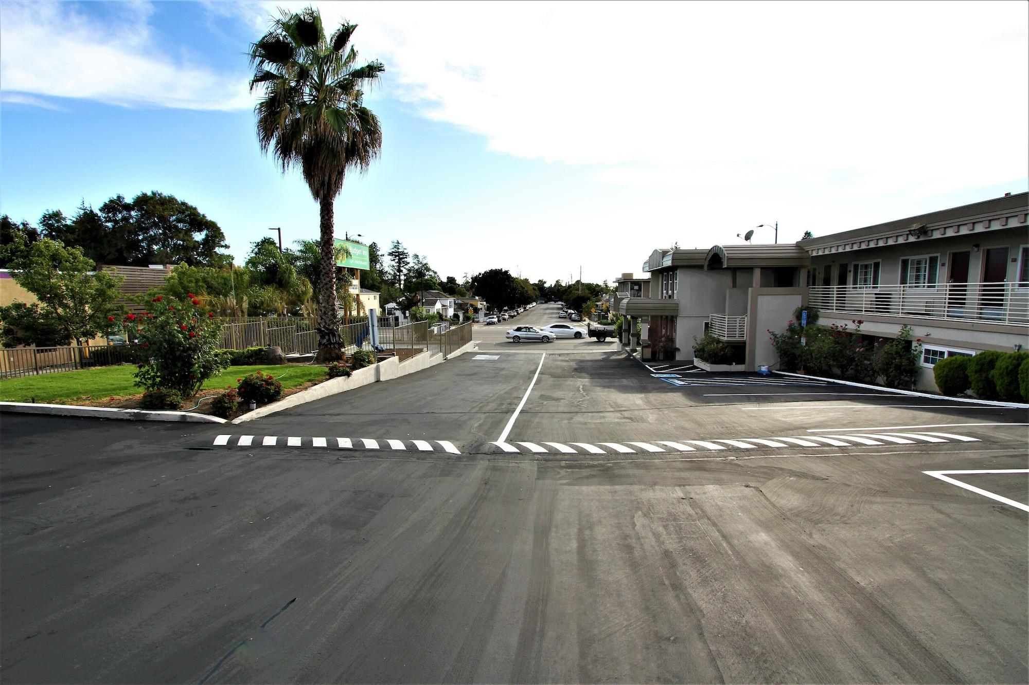 Budget Inn Of Hayward Exterior photo